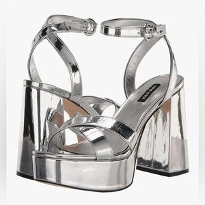 Nine West Sandals NWOT Sz 6 Silver Platform